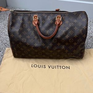 Authentic Louis Vuitton Speedy
